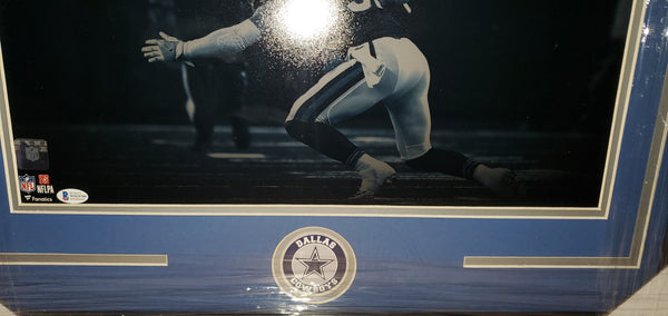 Dallas Cowboys Framed Ezekiel Elliott Autographed 16x20 Photo (BAS)