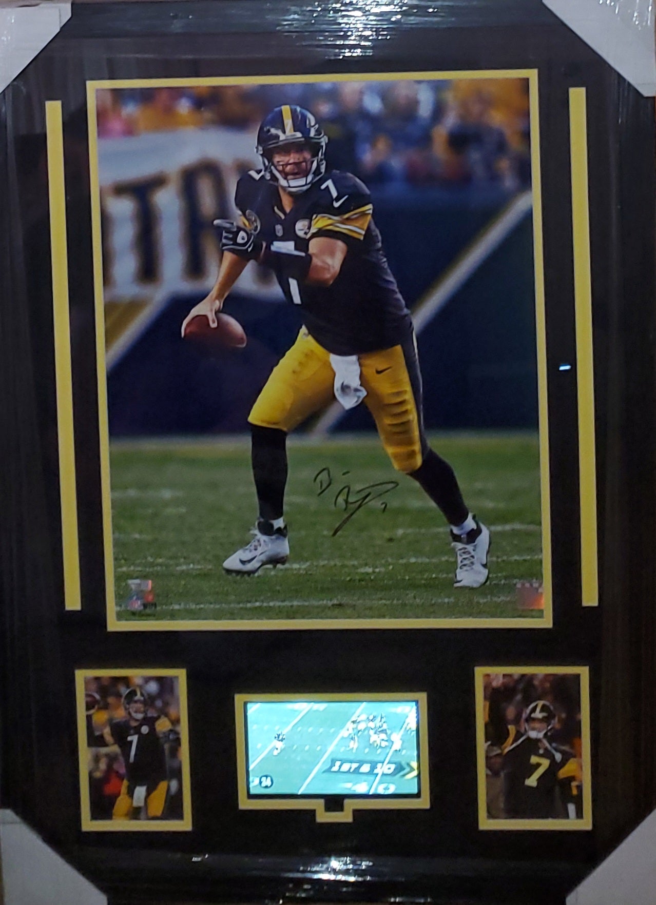 Pittsburgh Steelers Ben Roethlisberger Autographed Video Framed 16x20 Photo (Fanatics)