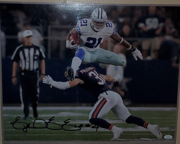 Dallas Cowboys Ezekiel Elliott Autographed 16x20 Photo (JSA)