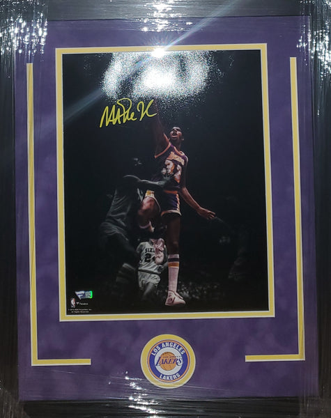 Los Angeles Lakers Framed Magic Earvin Johnson Autographed 11x14 Photo with Suede (Fanatics)