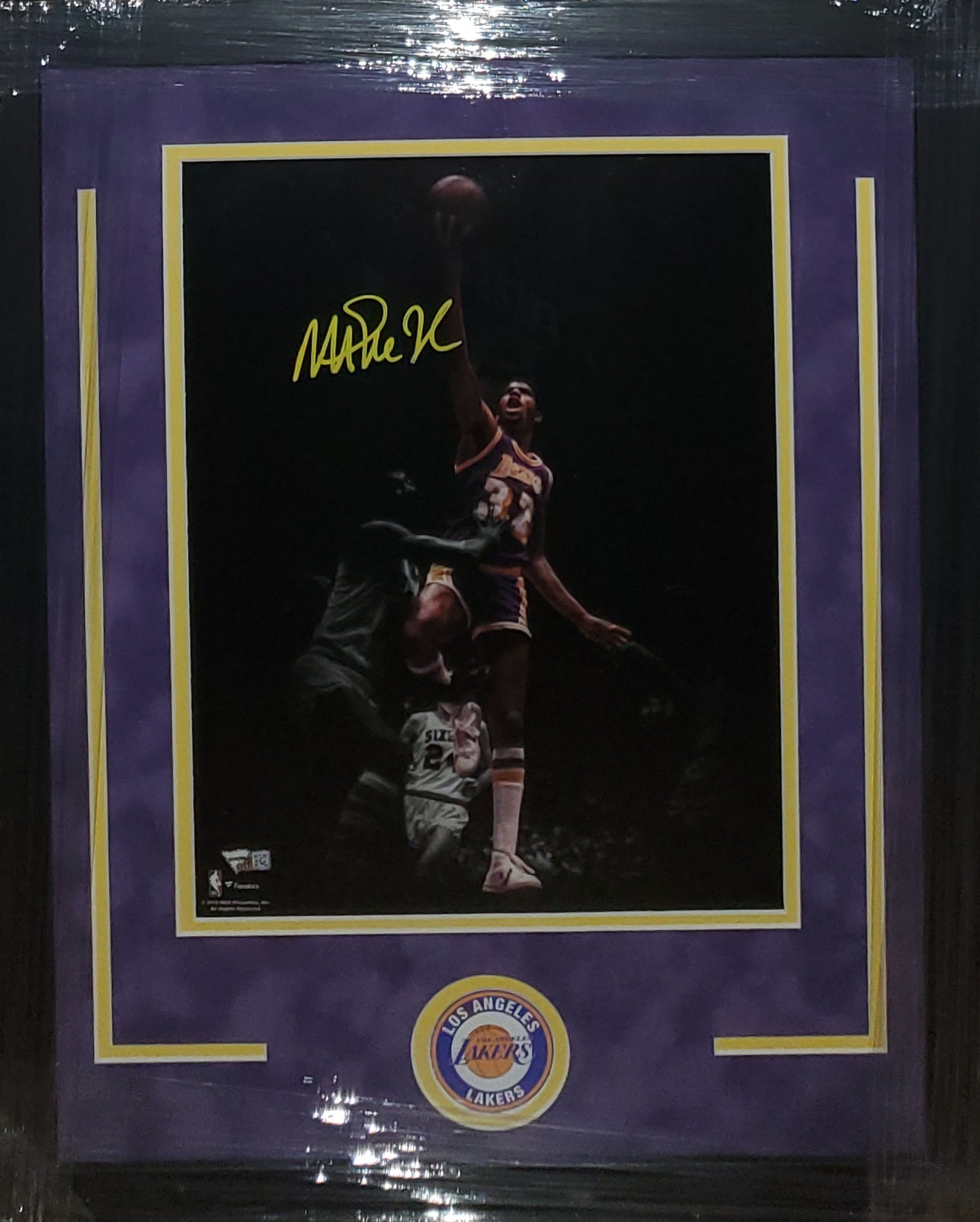 Los Angeles Lakers Framed Magic Earvin Johnson Autographed 11x14 Photo with Suede (Fanatics)